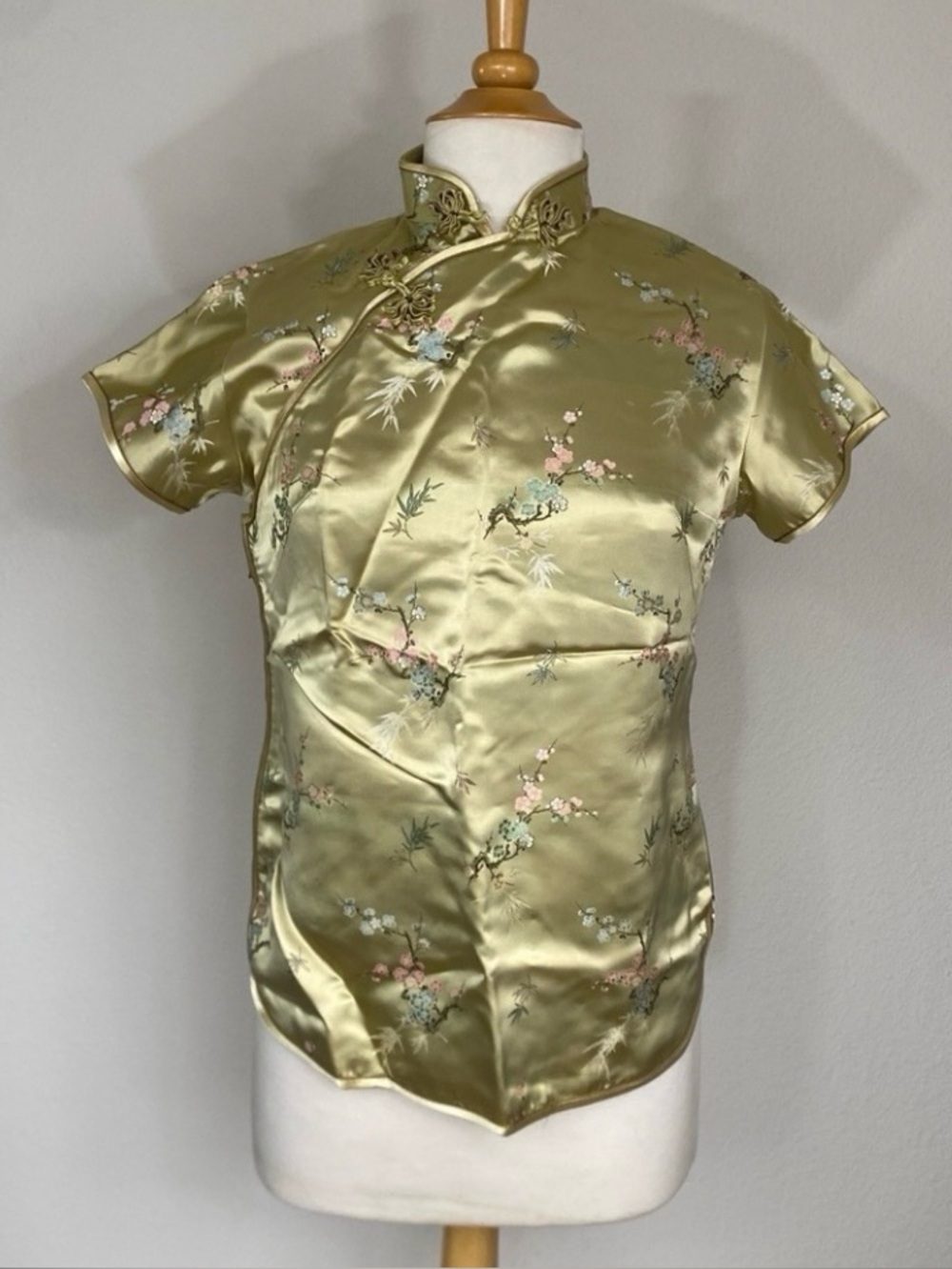 Vintage Peony Silk Womens Gold Satin Floral Traditional Asian Blouse Size Medium